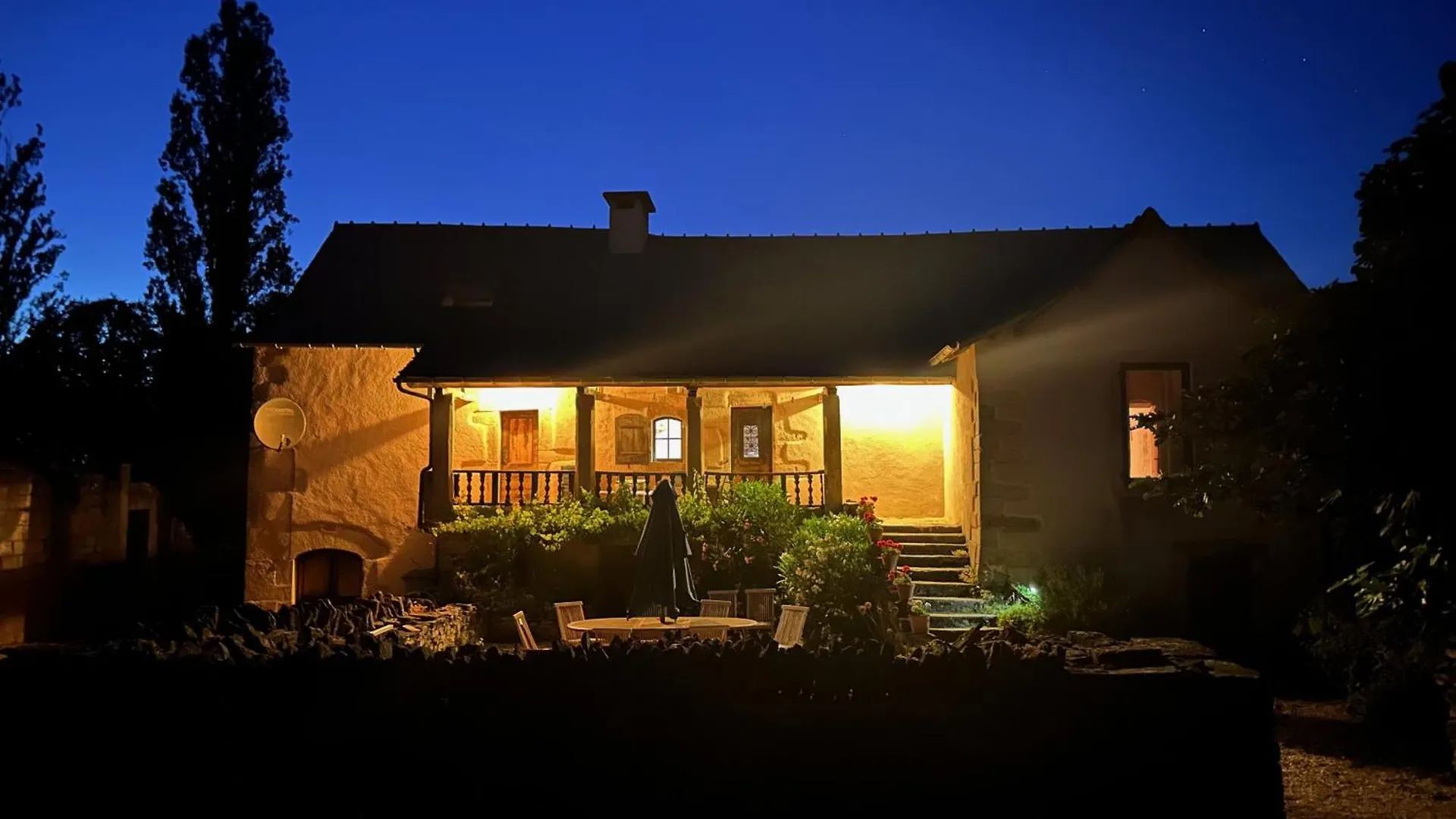 Tatil Evi Le Chateau De Pervinquieres Ginals
